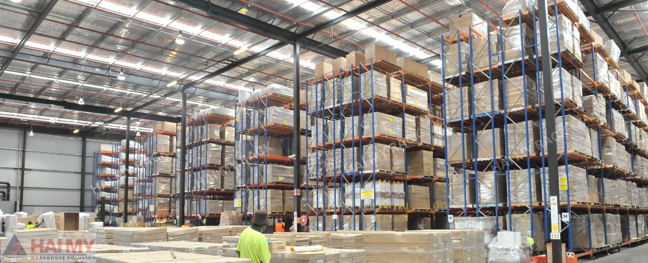 4 cách bố trí kệ chứa hàng hóa kho chuyen nghiệp